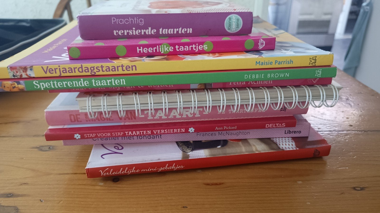 taarten versieren boekjes, Ophalen of Verzenden, Zo goed als nieuw, Taarten of Cupcakes, Boek of Tijdschrift