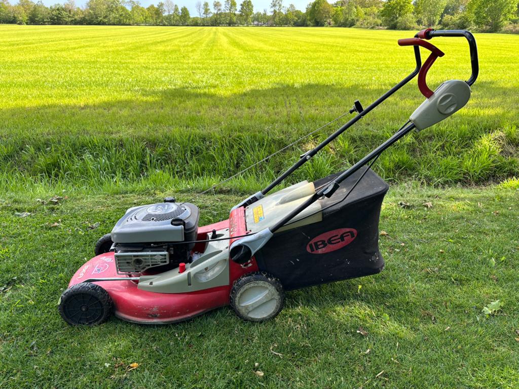 Ibea grasmaaier, opknapper, Briggs & Stratton motor, Ophalen, Gebruikt, Mulchfunctie, Benzine-grasmaaier