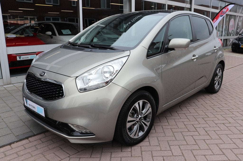 Kia Venga 1.6 CVVT ExecutiveLine Automaat. Panoramadak, navi, Auto's, Kia, Gebruikt, 4 cilinders, 1197 kg, Stoelverwarming