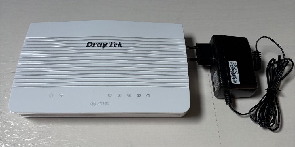 DrayTeK Vigor 2135, Computers en Software, Routers en Modems, Ophalen of Verzenden, Zo goed als nieuw, Router, Draytek