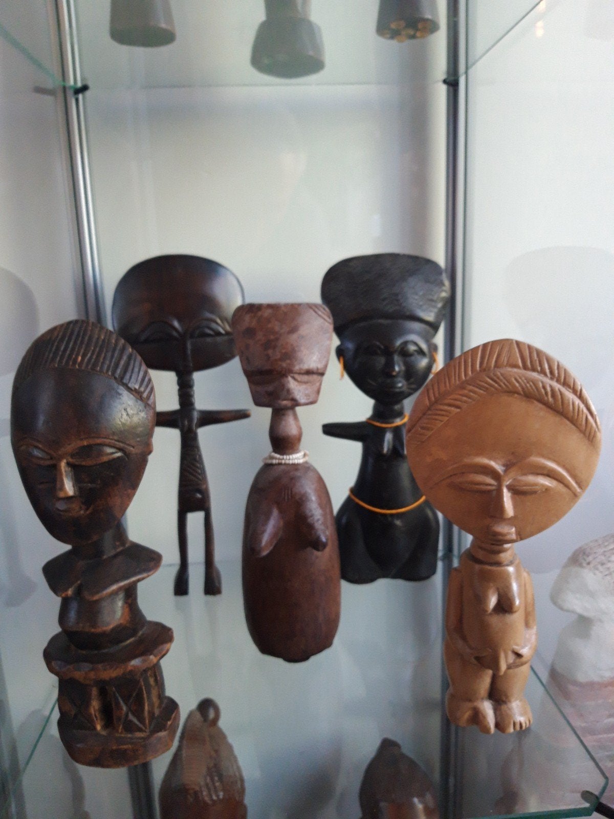 Diverse Afrikaanse kunst beeldjes - Houtsnijwerk, Bruin, Afrika, Handgemaakt, Beeld