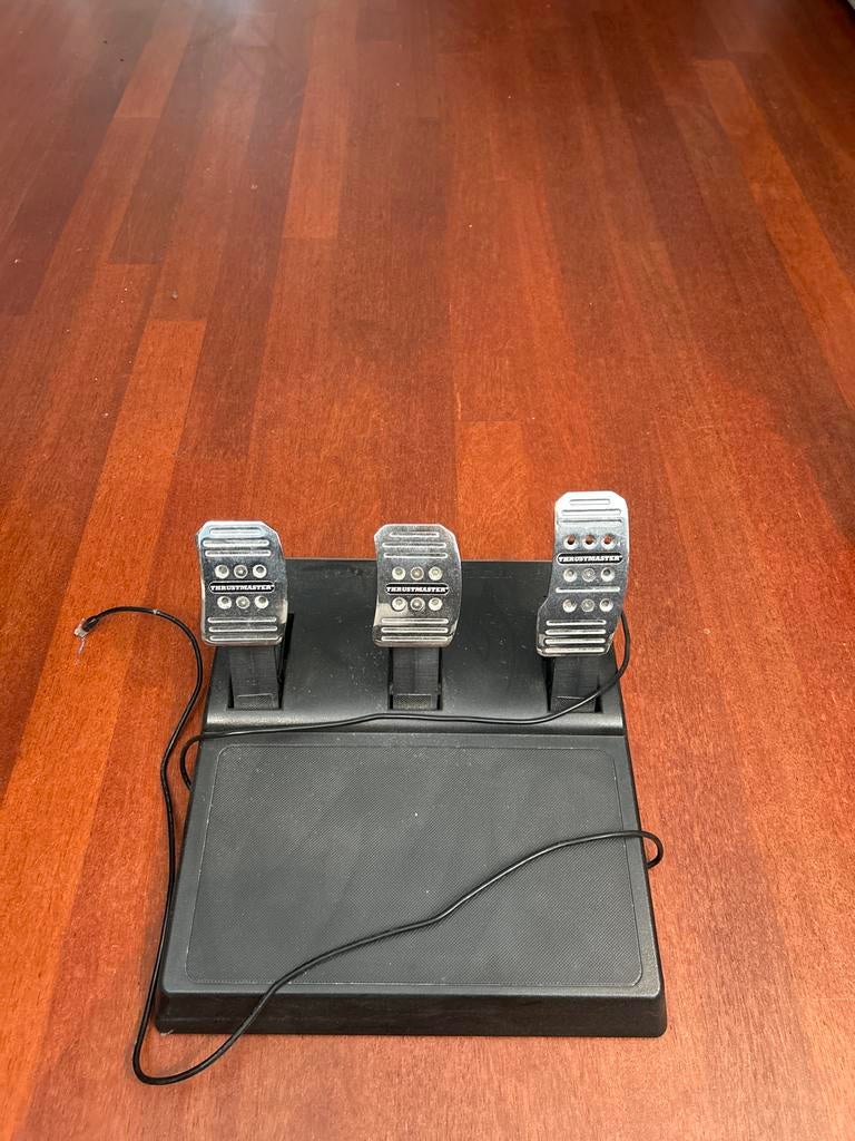 Thrustmaster TX Leather Edition, PRO PedalSet en PRO Shifter, Spelcomputers en Games, Ophalen, Zo goed als nieuw, Stuurtje of Sportattribuut