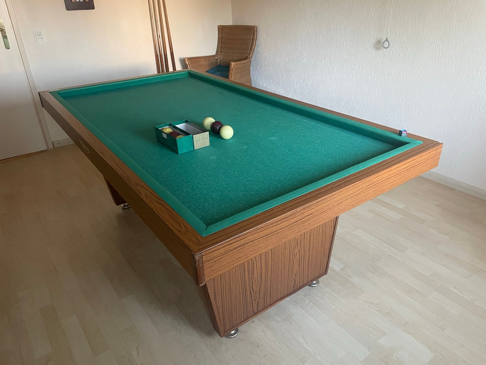 HOMAS Biljarttafel - Compleet met keuen en ballen, Sport en Fitness, Biljarten en Poolen, Ophalen, Gebruikt, Biljarttafel