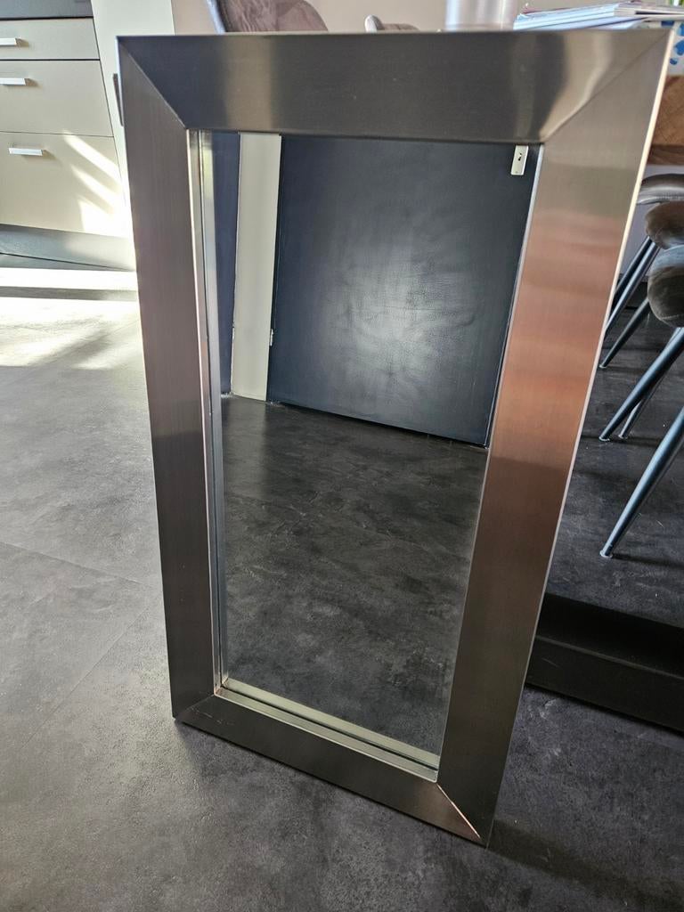 Spiegel met metalen rand, Huis en Inrichting, Woonaccessoires | Spiegels, Ophalen, Rechthoekig, Minder dan 50 cm, Minder dan 100 cm