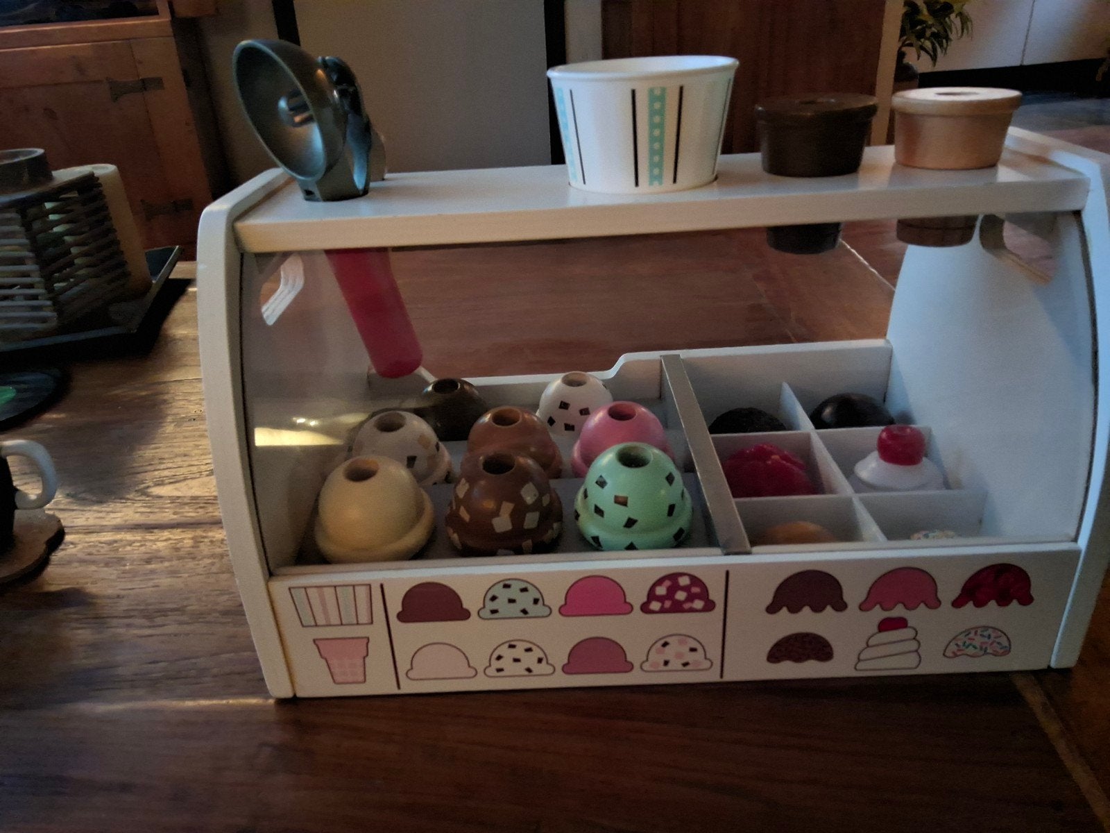 melissa & doug , houten ijssalon, Ophalen, Zo goed als nieuw