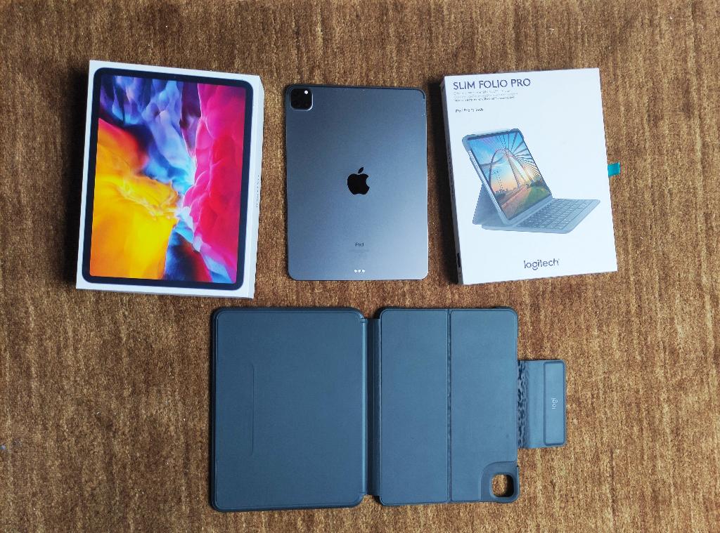 iPad Pro 11 inch (2e generatie) 128GB + toetsenbord + doos, Apple iPad, 11 inch, Ophalen of Verzenden, Zo goed als nieuw