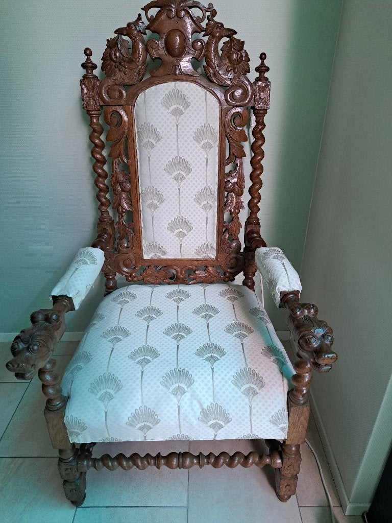 Antieke armstoel in de Mechelse stijl, Ophalen