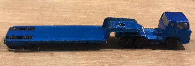 Vrachtwagen met trailer majorette Bernard 1:100, Hobby en Vrije tijd, Modelauto's | Overige schalen, Auto, Onbekend, Ophalen of Verzenden