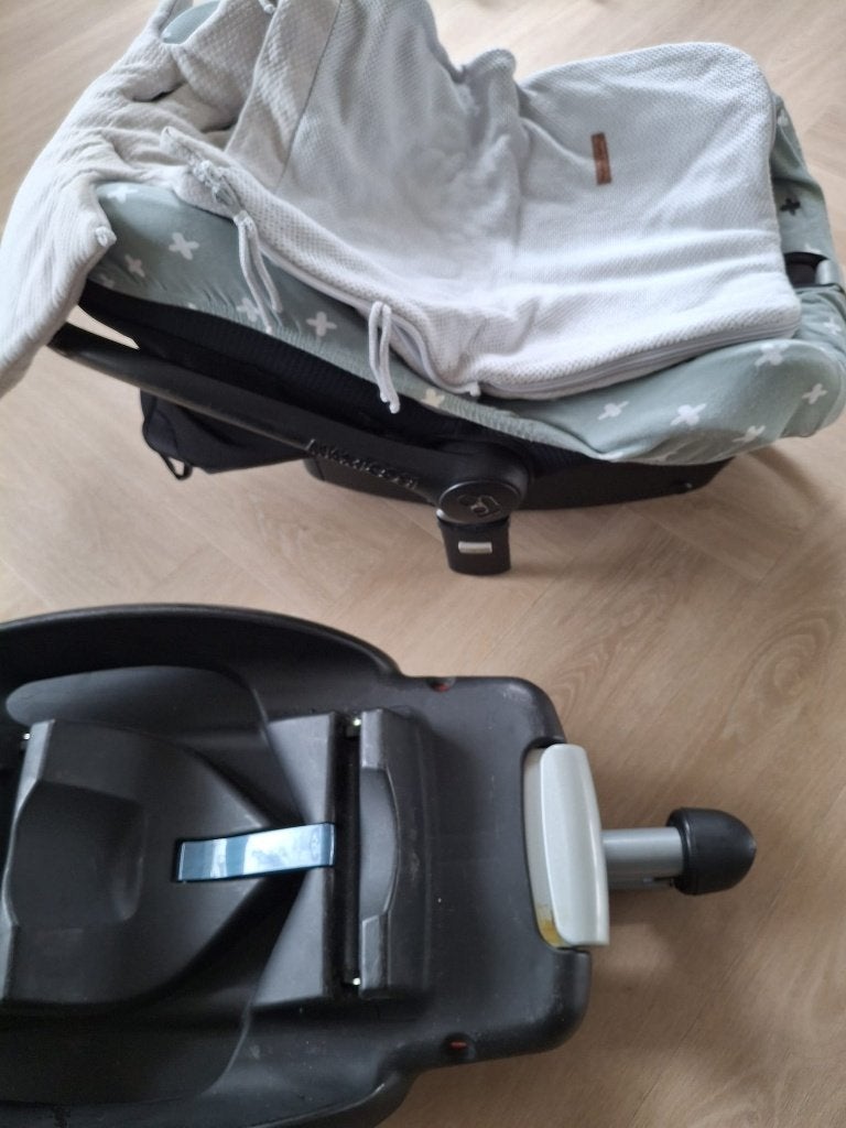 Maxi-Cosi stoel, easybase, adapters, autospiegel en hoezen, Ophalen, 0 t/m 13 kg, Maxi-Cosi, Gebruikt