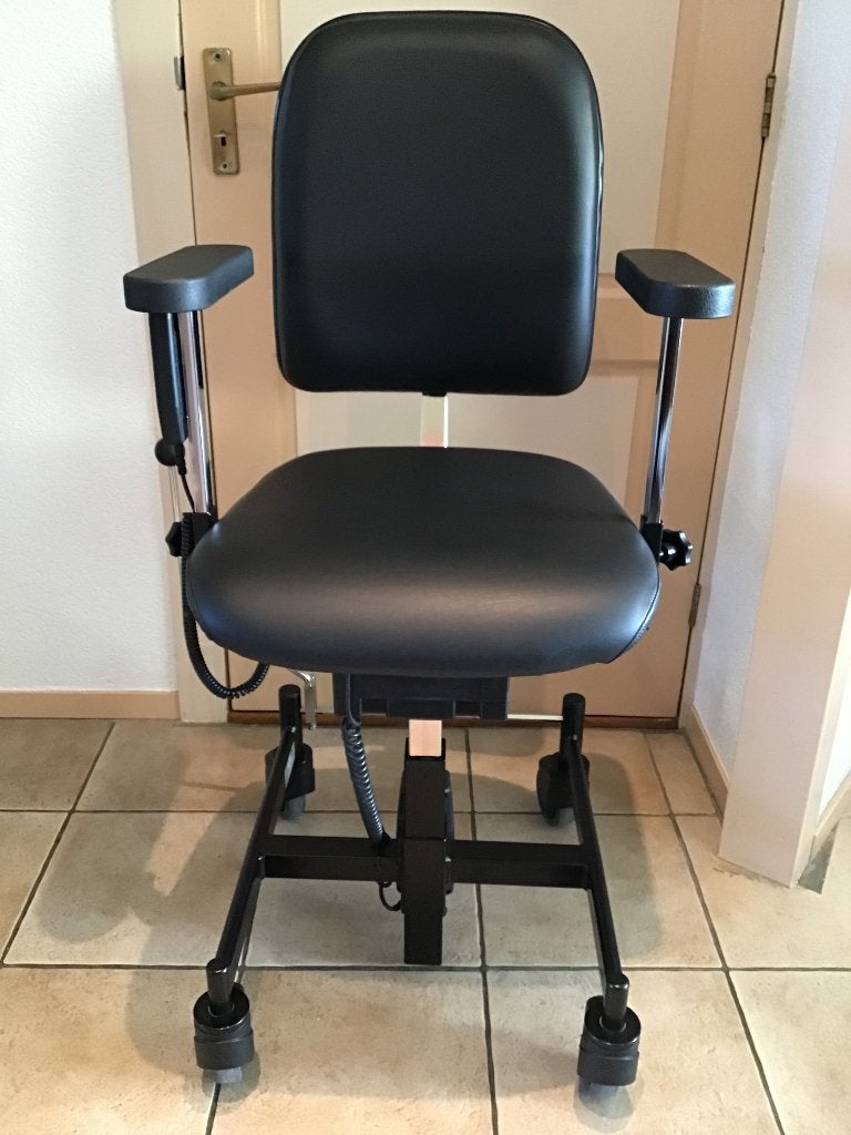 Te koop aangeboden trippelstoel elektrisch H/L Medross Mondo, Ophalen of Verzenden, Zo goed als nieuw