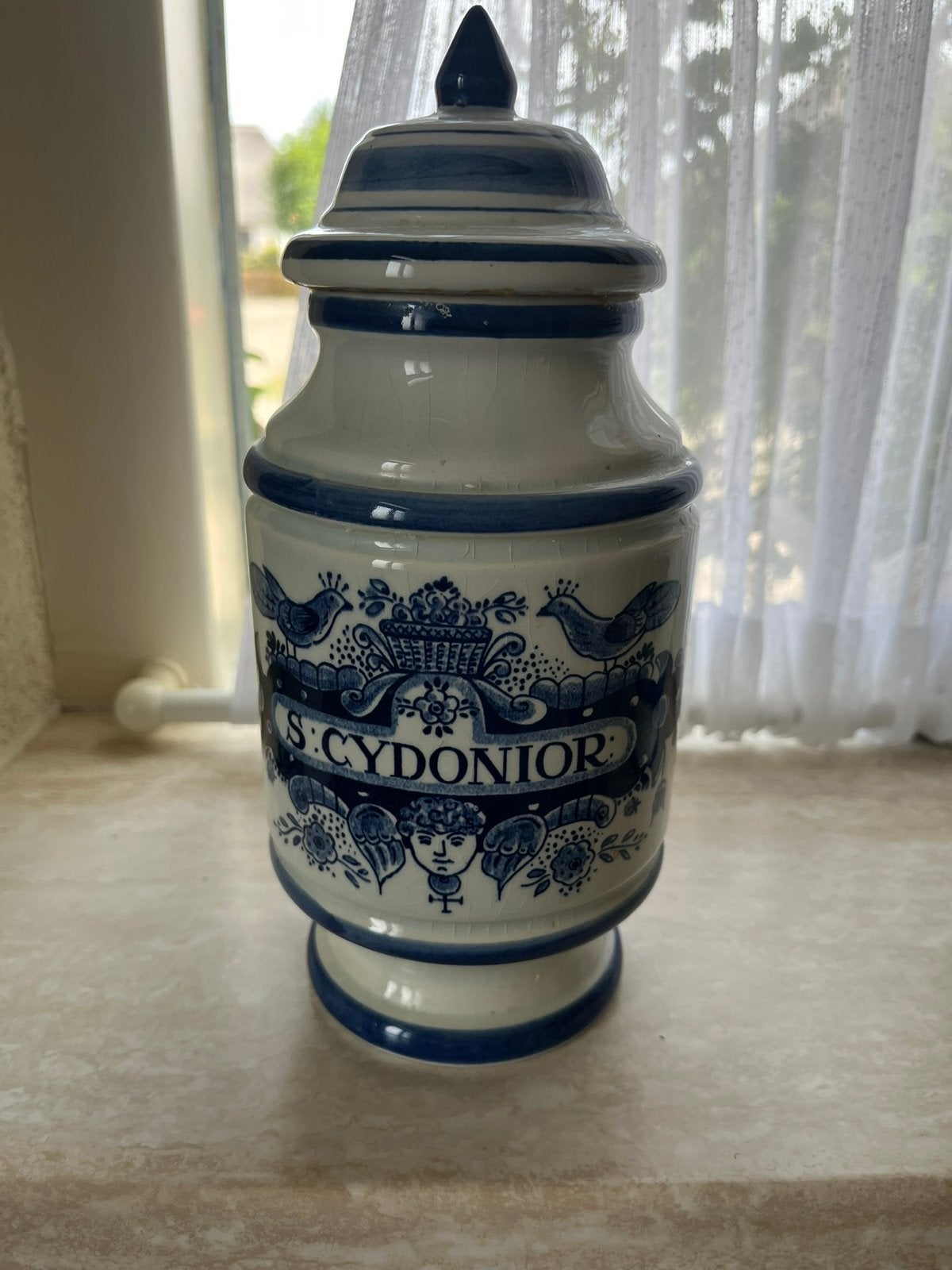 Apothekers vaas pot, Ophalen