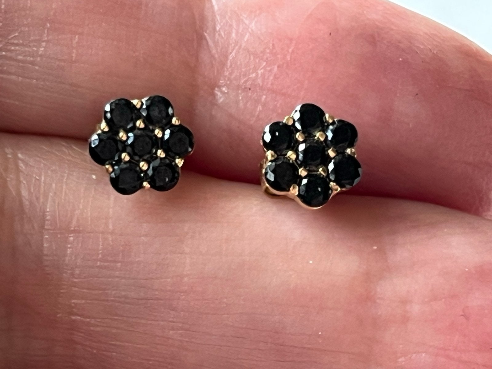 Gouden oorbellen met Granaat, 14 CT, Verzenden, Zo goed als nieuw, Met edelsteen, Knopjes of Stekers