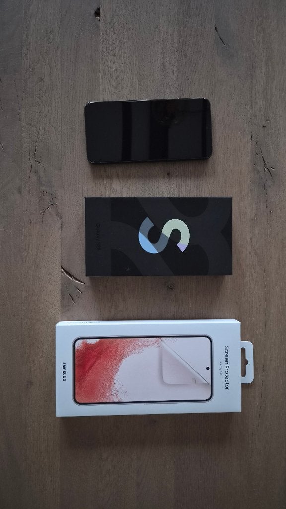 Samsung Galaxy S22 - Zo goed als nieuw met screenprotector, Ophalen, Zwart, Zo goed als nieuw, Zonder simlock