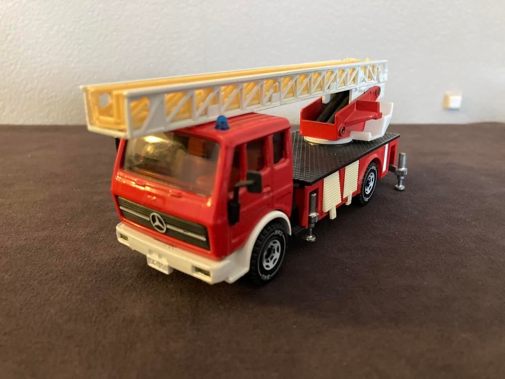 Siku 2819 Mercedes Feuerwehr Drehleiter, Ophalen, Bus of Vrachtwagen, SIKU