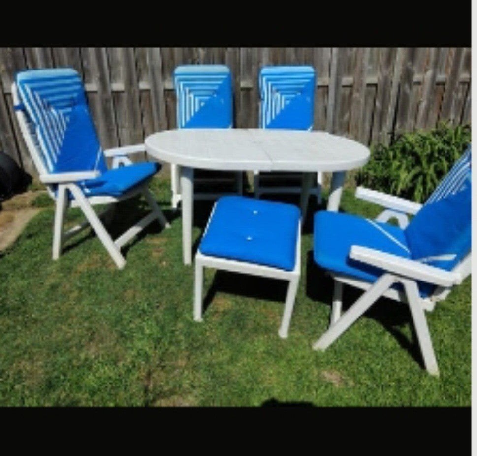 Flair witte tuinset met 4 stoelen en 1 hocker blauwe kussens, 4 zitplaatsen, Kunststof, Gebruikt, Ophalen of Verzenden