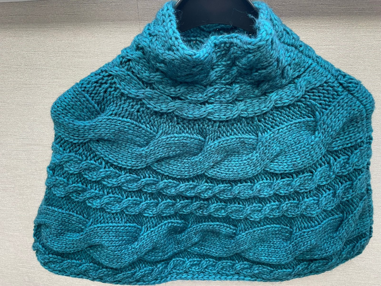 Gebreide poncho - nieuw, Kleding | Dames, Ophalen of Verzenden, Nieuw
