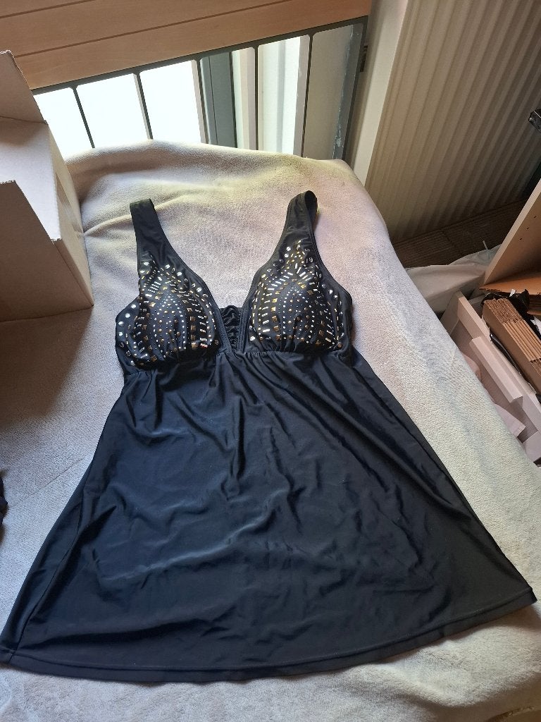 Aparte tankini top met studs maat 42/C, Kleding | Dames, Ophalen of Verzenden, Zo goed als nieuw, Overige typen