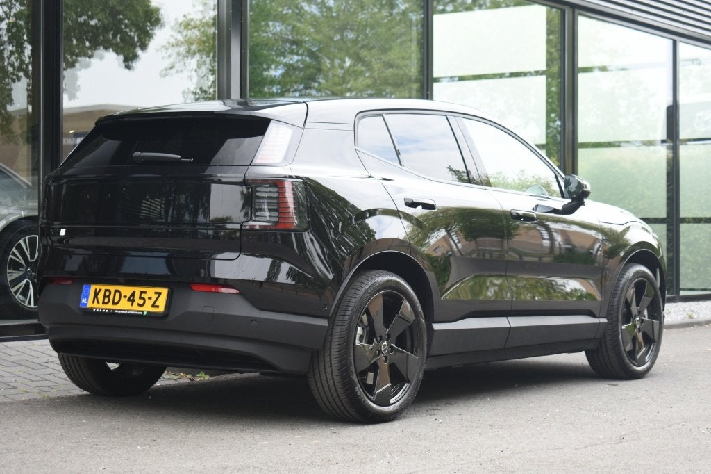 Volvo EX30 Twin Performance 428pk/69kWh Ultra Black Edition, Auto's, 0 cilinders, Gebruikt, EX30, Zwart