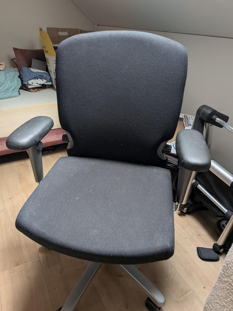 Refurbished Bureaustoel - Comforto, Ophalen, Zwart, Zo goed als nieuw, Bureaustoel