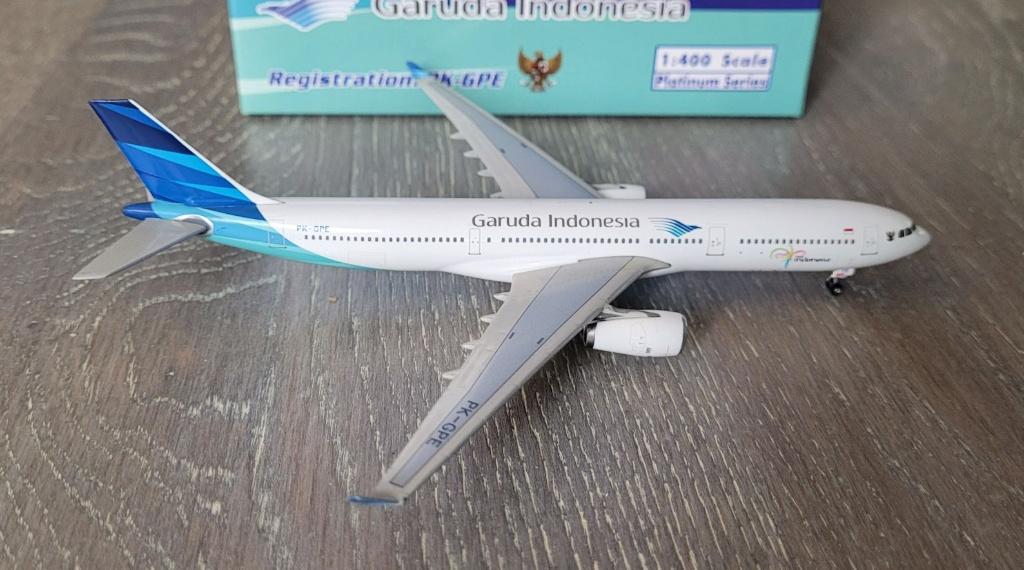 Phoenix Airbus A330-300 Garuda schaal 1:400, Verzamelen, Luchtvaart en Vliegtuigspotten, Ophalen of Verzenden, Zo goed als nieuw