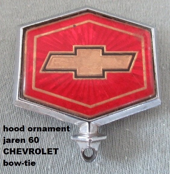 CHEVROLET, div. jaren 60 modellen, hood ornament BOWTIE, Auto diversen, Ophalen of Verzenden