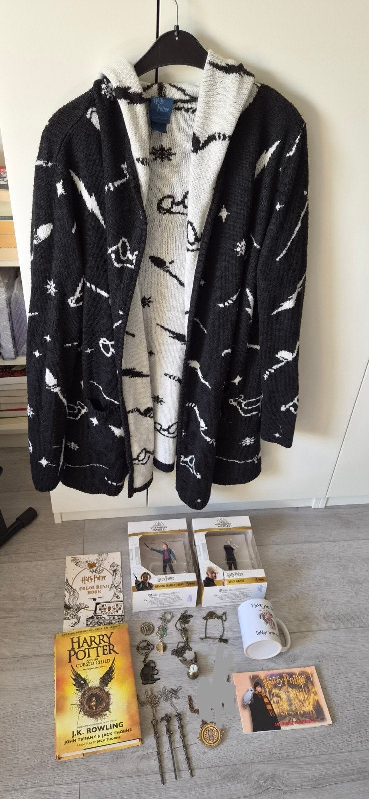 Harry Potter set: vest, boek kursed child, funko pops, mok, Ophalen of Verzenden, Nieuw