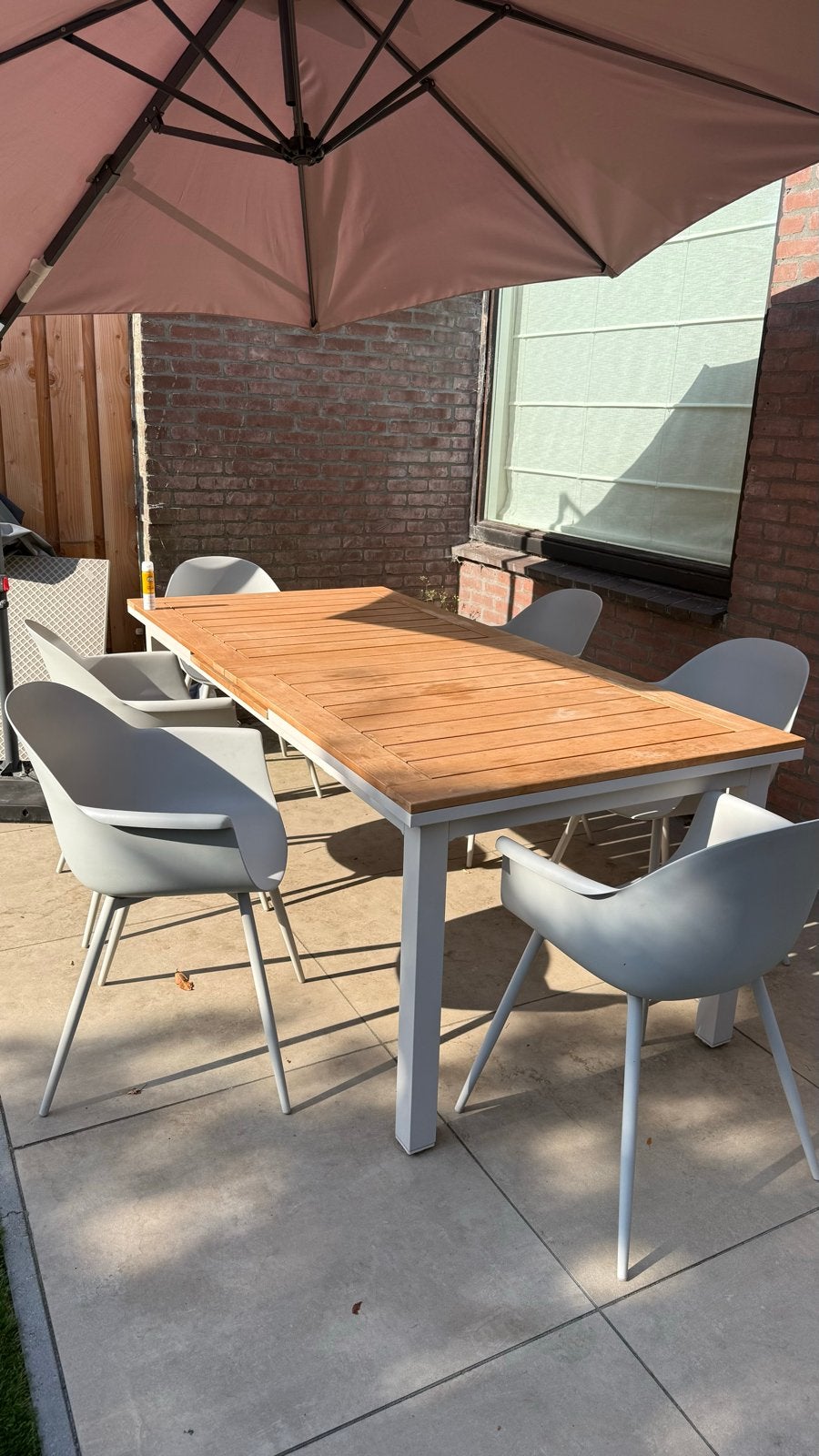 Set grijs beige kuipstoelen voor binnen / buiten, Ophalen, Zo goed als nieuw, Kunststof, Stapelbaar