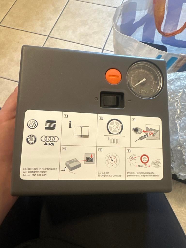 Originele VAG elektrische luchtpomp / compressor, Ophalen of Verzenden, Nieuw, Audi