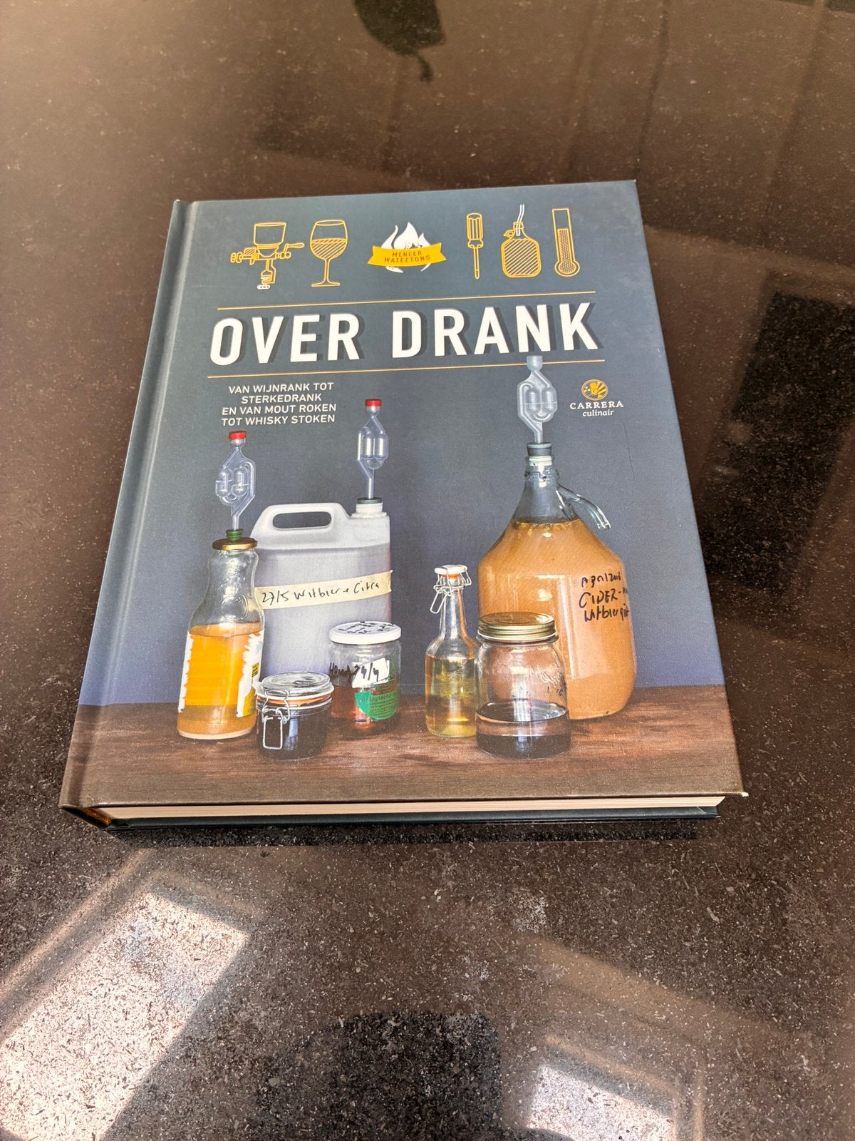 Kookboek Over drank van Meneer Wateetons, Ophalen of Verzenden, Zo goed als nieuw