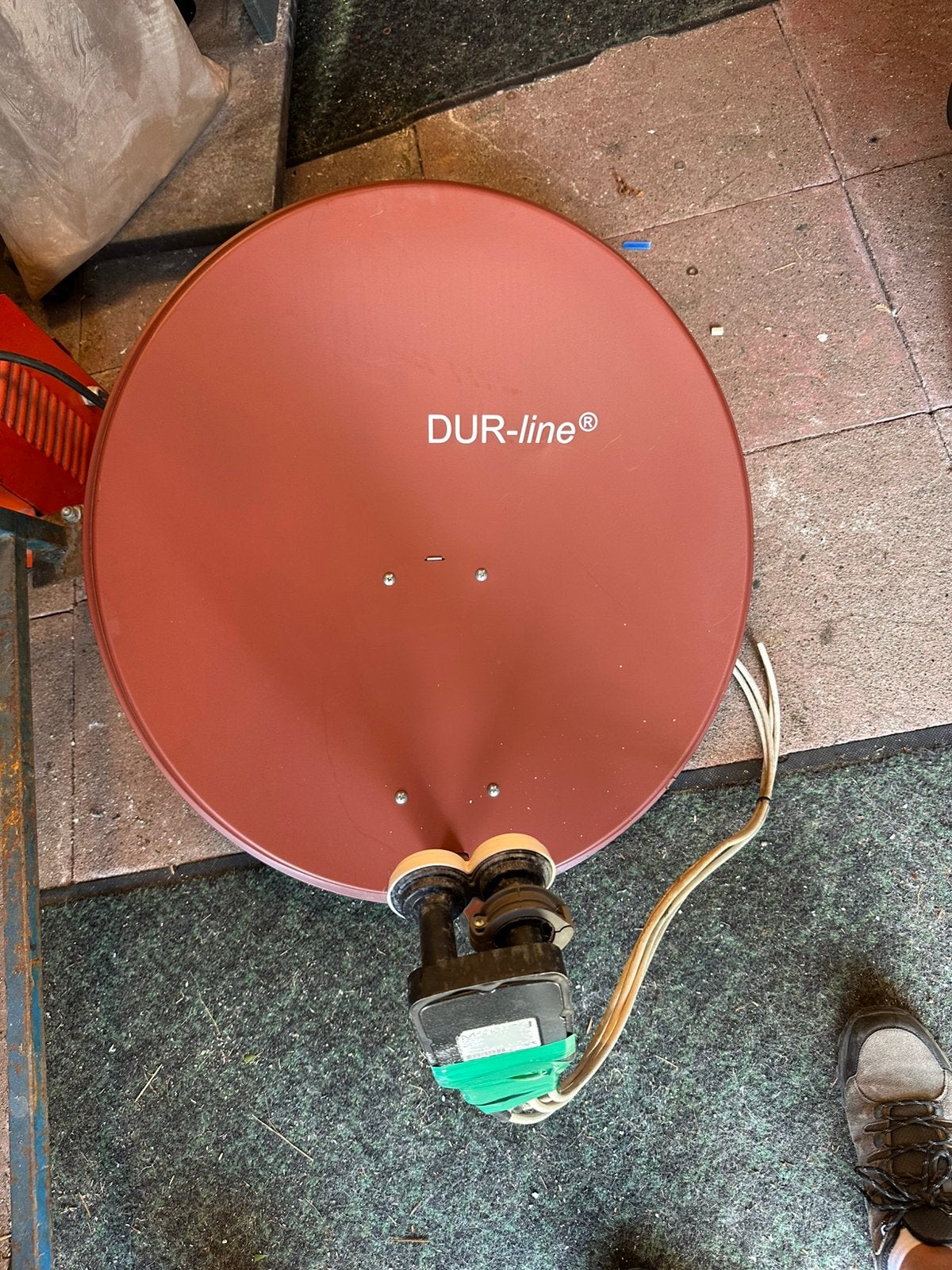 Mooie grote schotel met 2 dubbele koppen  nog een reseve, Ophalen, Zo goed als nieuw, Overige merken