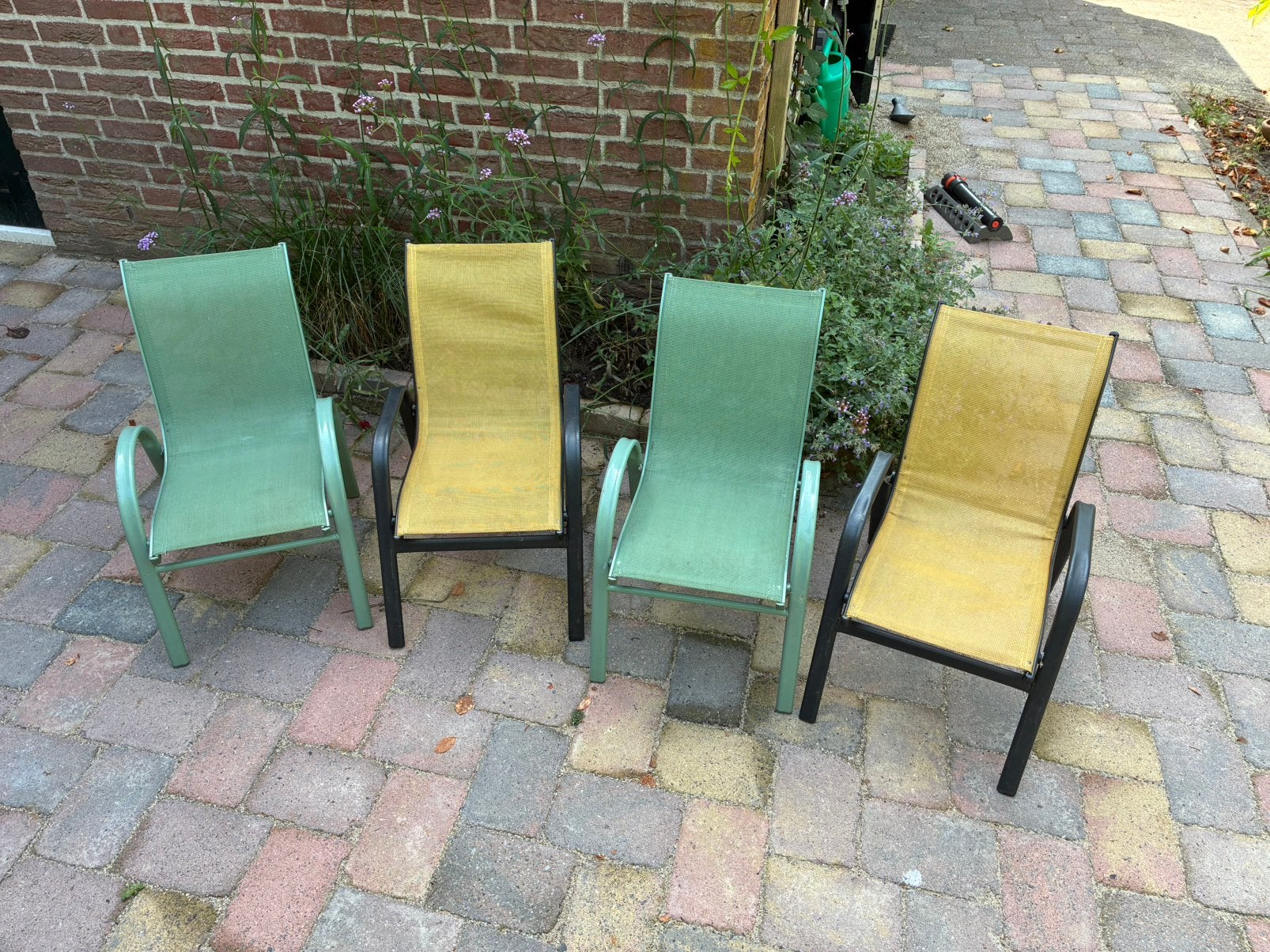 4 leuke kinderstoeltjes stalen frame, Tuin en Terras, Ophalen, Zo goed als nieuw