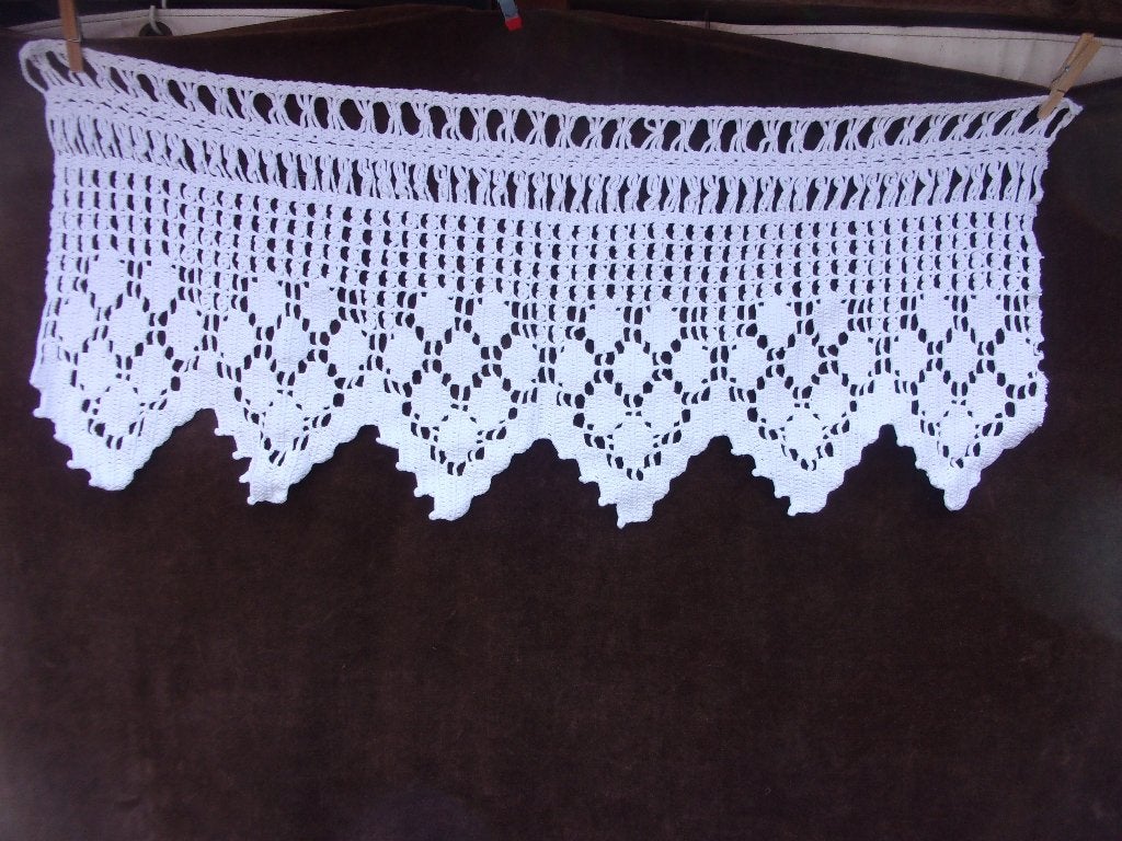 GEHAAKT GORDIJN VALLETJE  (80cm.x30cm.)  ZIE OMSCHRIJVING, Ophalen of Verzenden