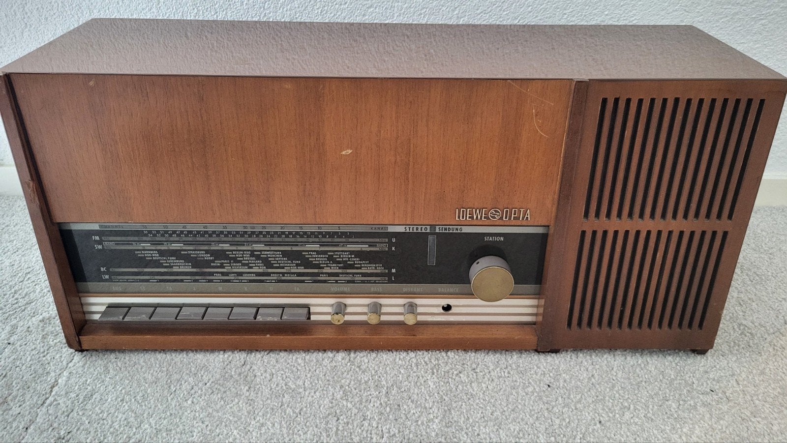 Loewe Opta "luna stereo 82071" buizenradio (geen buizen meer, Ophalen of Verzenden