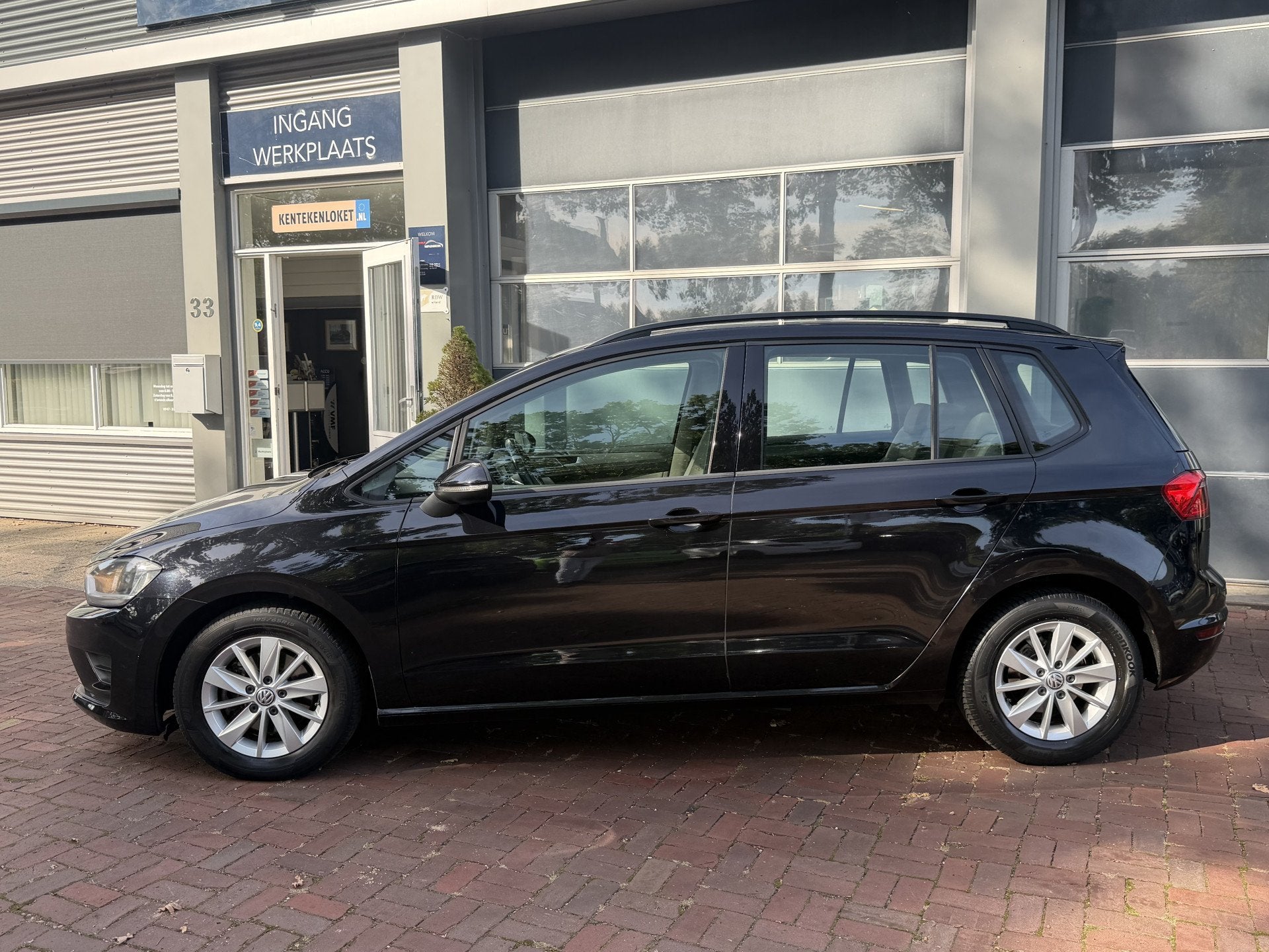 Volkswagen Golf Sportsvan 1.2 TSI Comfortline Bj 2014 Km 153, Auto's, Dealer onderhouden, Stof, 4 cilinders, Zwart