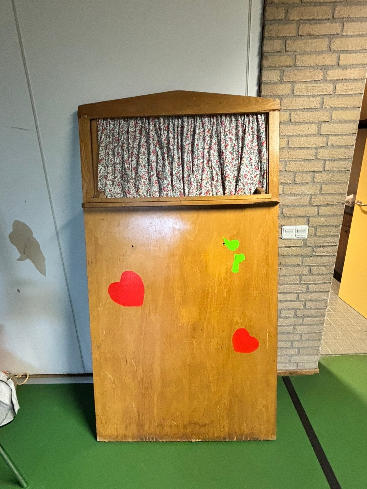 Poppenkast groot GRATIS, Kinderen en Baby's, Kinderkamer | Commodes en Kasten, Gebruikt, 50 tot 70 cm, 105 cm of meer, Ophalen of Verzenden