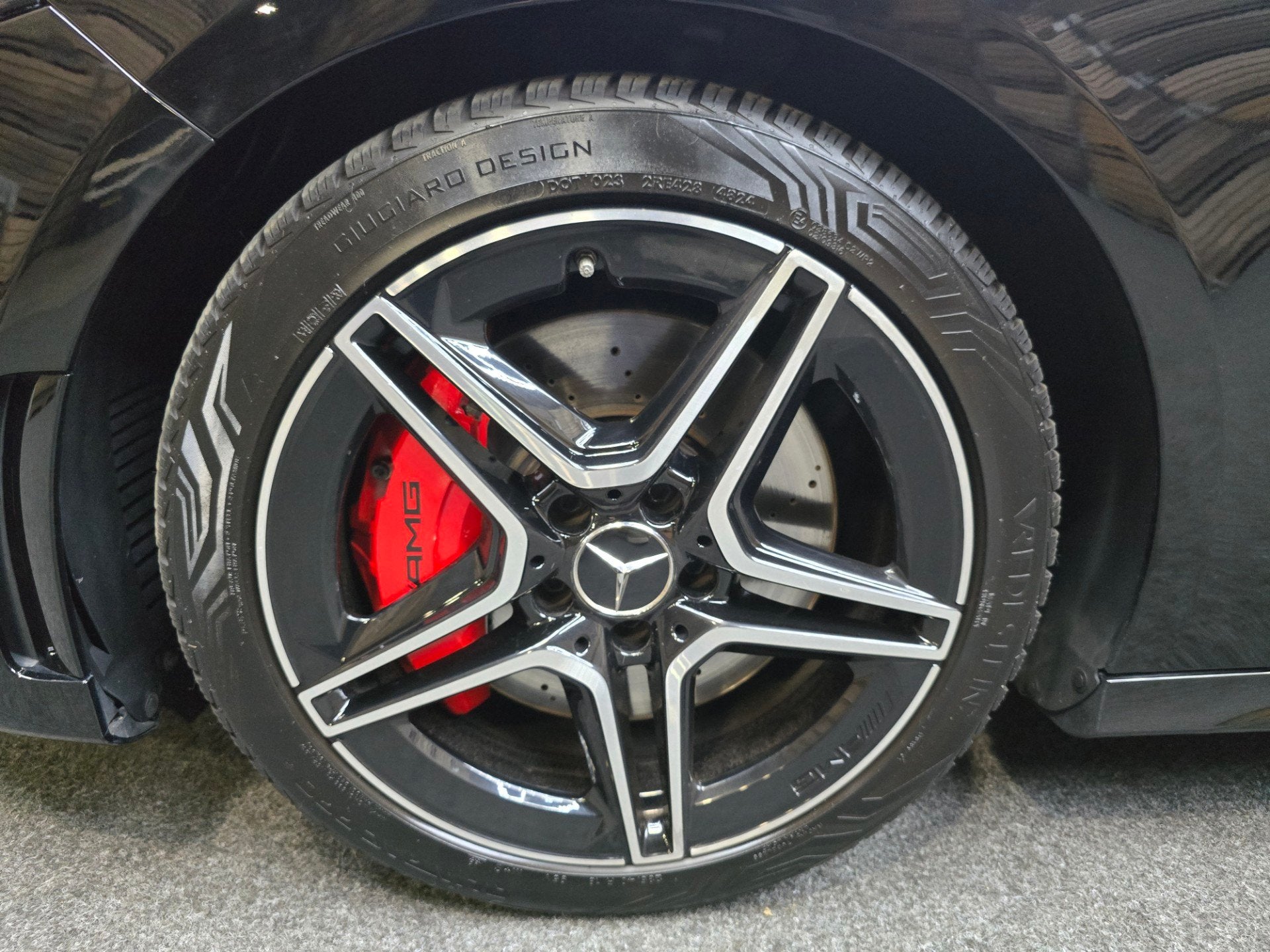 Mercedes-Benz A-klasse AMG 35 4MATIC Premium Pano Sfeer Came, Auto's, Automaat, Leder en Stof, Zwart, 14 km/l