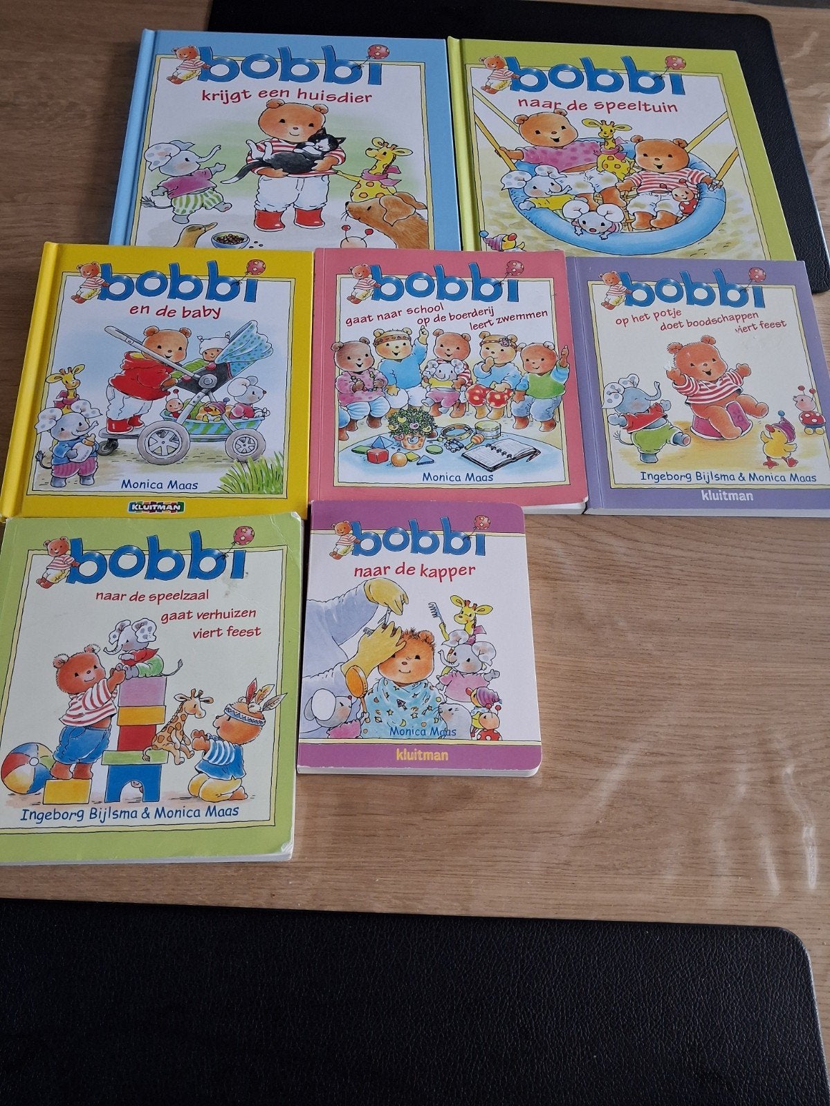 Sesamstraat Drukker! Knoop! Rits! boekje, Ophalen