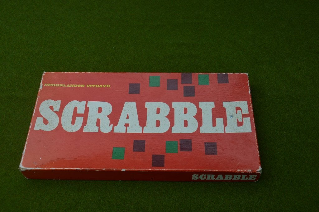 vintage bordspel scrabble van Sio met houten letters, Een of twee spelers, Ophalen of Verzenden, Gebruikt, Sio