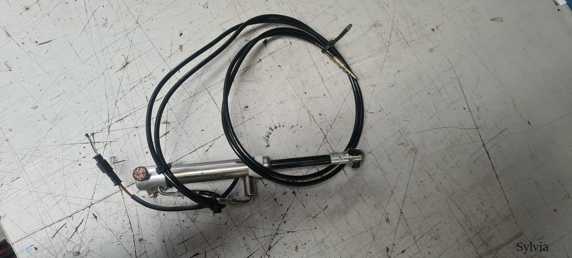 Hydraulische cilinder past links cabrio dak BMW E46 cabrio 8, Gebruikt, -, -, Ophalen of Verzenden