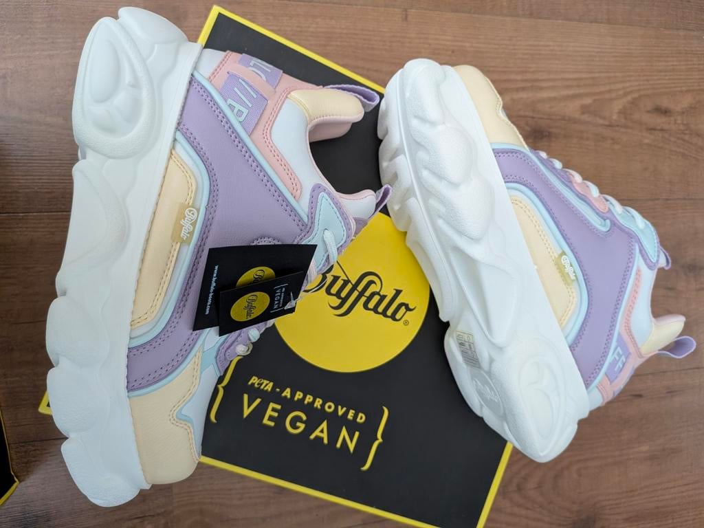 Buffalo sneakers chai pastel maat 38 nieuw, Overige kleuren, Nieuw, Ophalen of Verzenden, Sneakers of Gympen