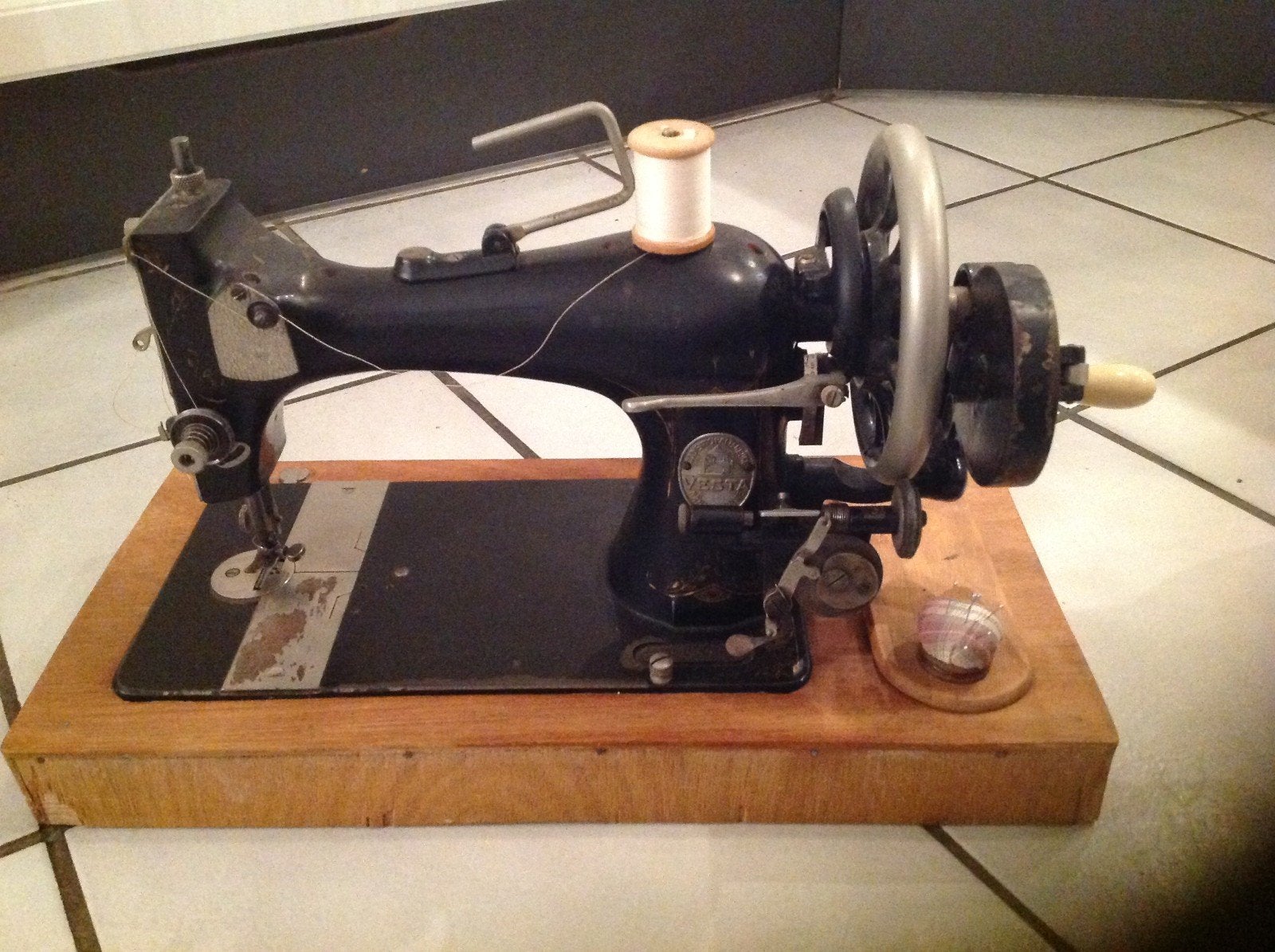 Antieke naaimachine
Merk Vesta, Ophalen of Verzenden