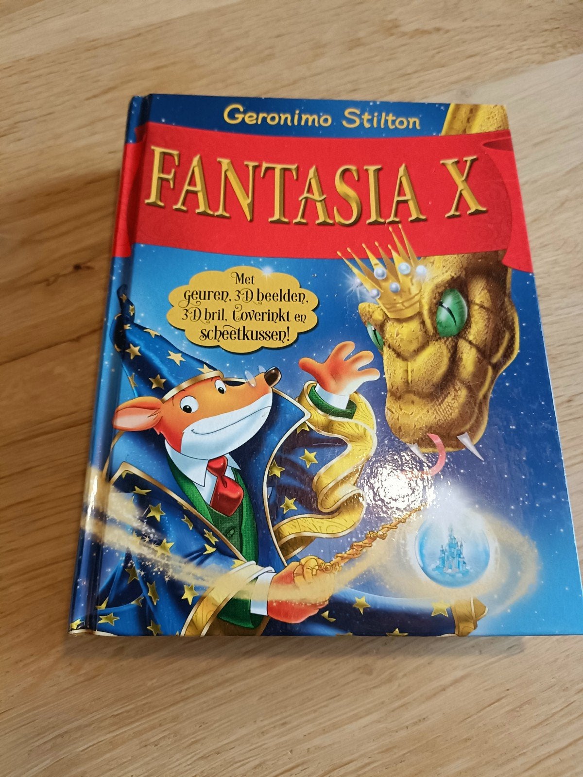 Geronimo Stilton Fantasia X - Met geuren en 3D bril, Boeken, Ophalen of Verzenden, Zo goed als nieuw, Geronimo Stilton
