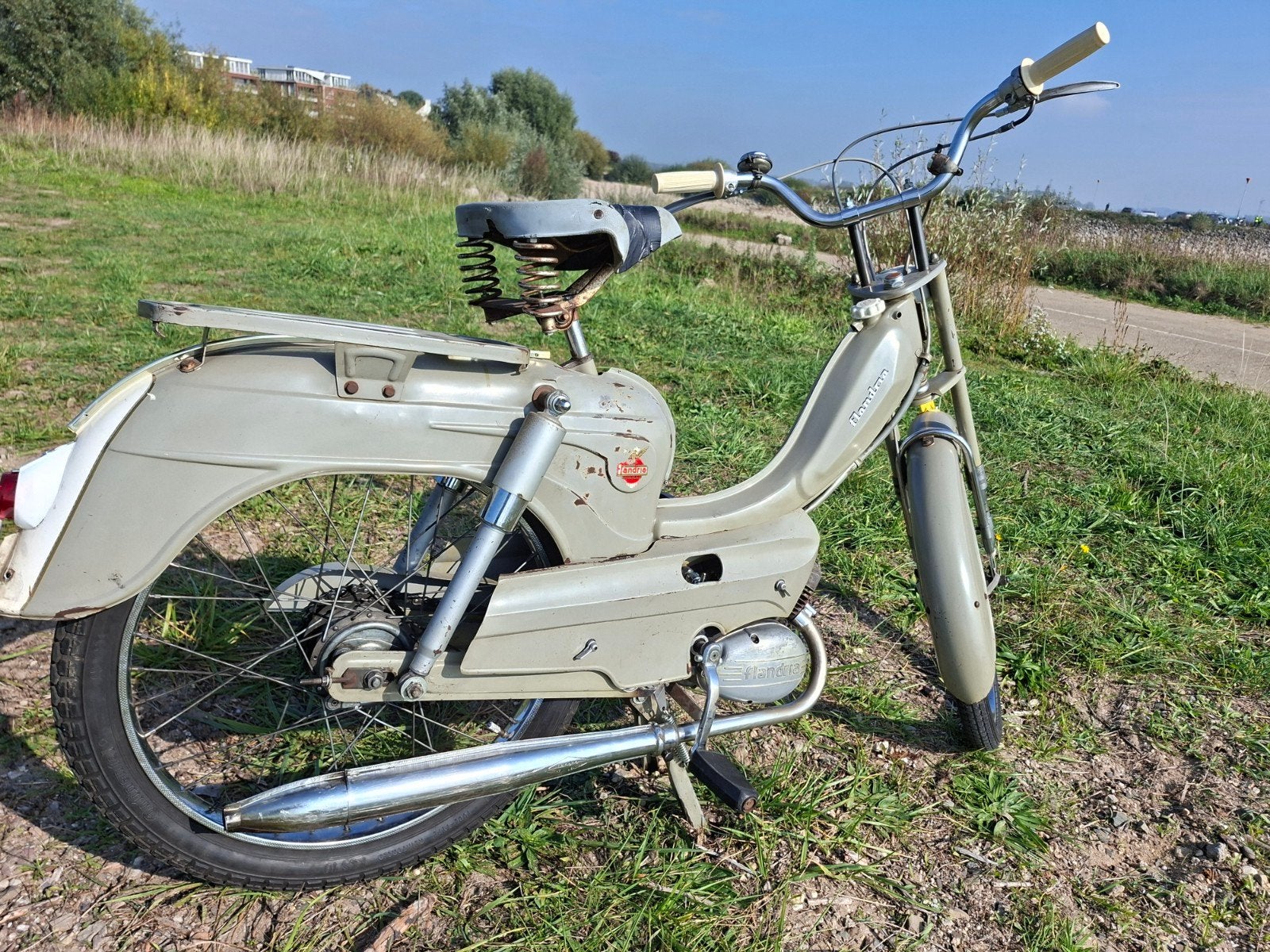 Flandria Caravelle met geldig Nederlands kenteken, Ophalen