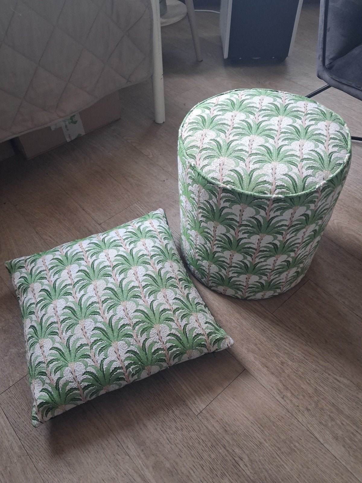 Poef en sierkussen met palmboomprint, Ophalen, Met print, Vierkant, Zo goed als nieuw