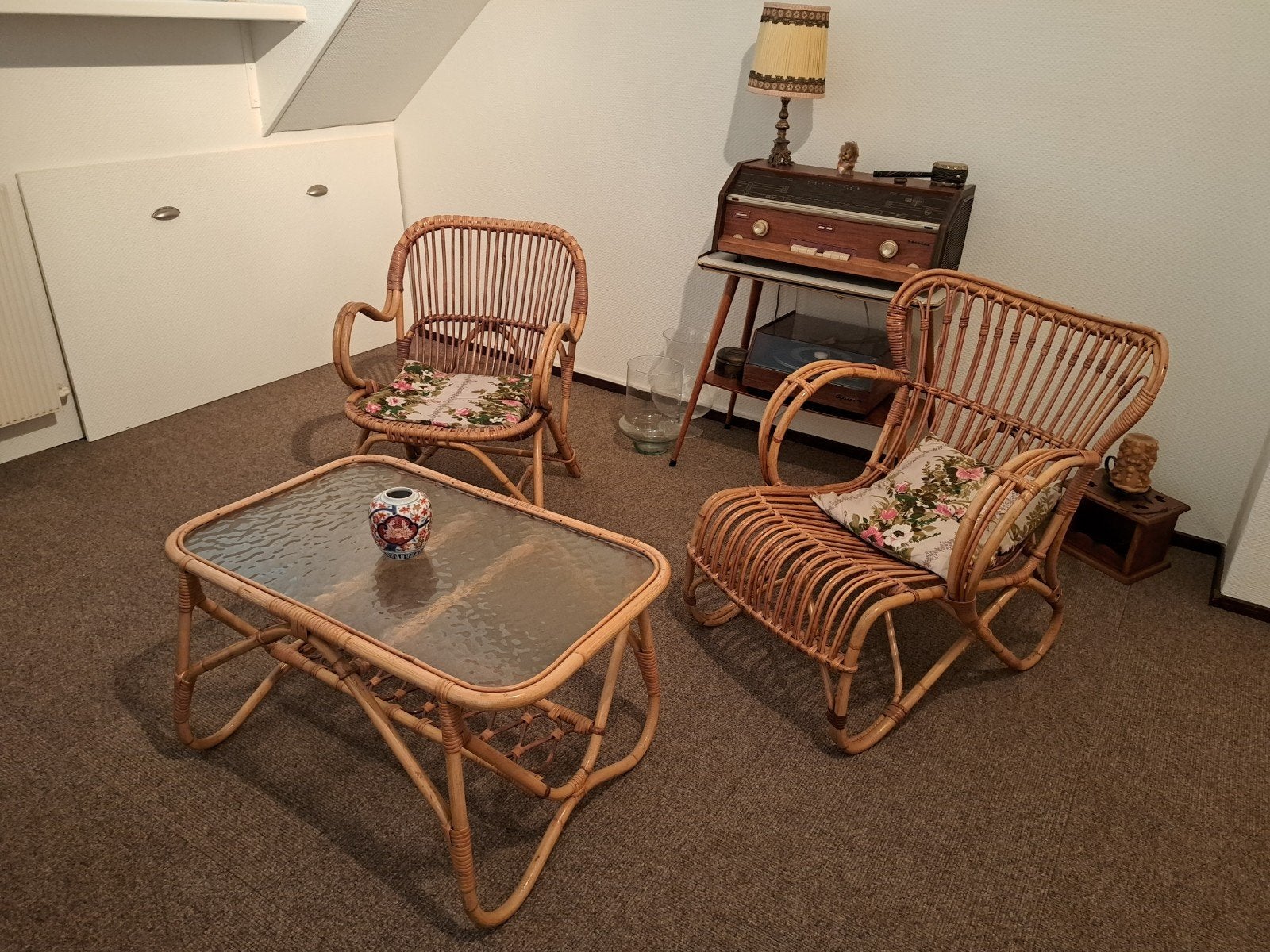 Vintage rotan stoelen en salontafel set, Huis en Inrichting, Ophalen, Gebruikt, Twee, Bruin