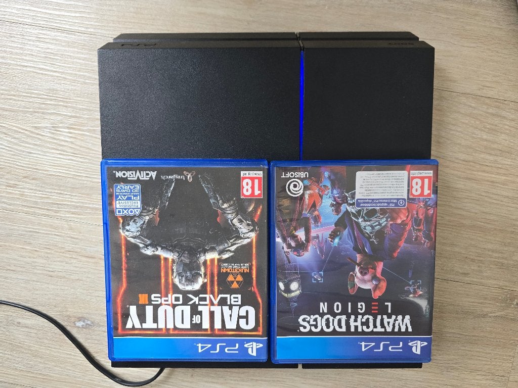 PlayStation 4 / PS4 – Inclusief Stroomkabel + 2 games, Spelcomputers en Games, Ophalen, Zonder controller, Original, 500 GB