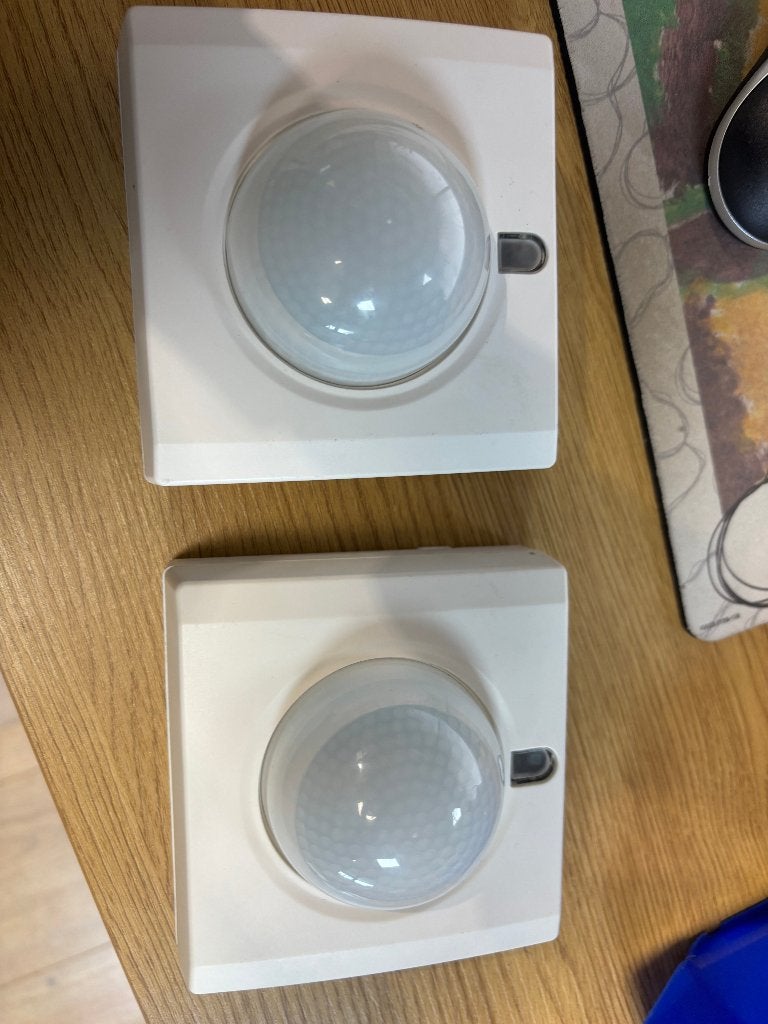 Te Koop Aangeboden Beweging sensor SPHINX 104-360 2 stuks, Ophalen of Verzenden, Gebruikt