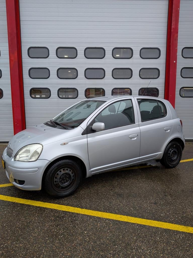 Toyota Yaris 1.3 - 5DR 2005 APK Oktober 2026, Auto's, Voorwielaandrijving, 4 cilinders, 400 kg, Origineel Nederlands