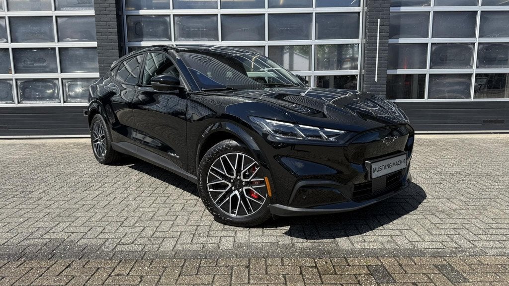 Ford Mustang Mach-E Extended Premium RWD 88 kWh | Panoramada, Auto's, Ford, Automaat, Achterwielaandrijving, 276 pk, 570 min