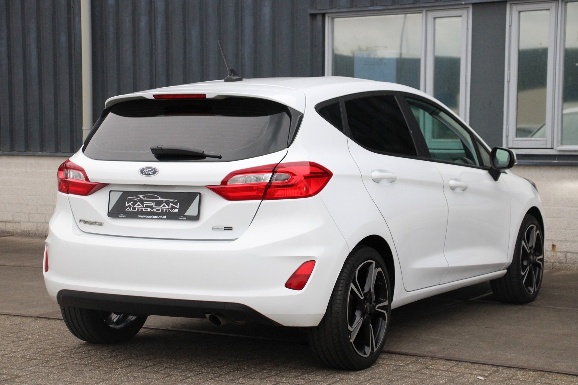 Ford Fiesta 125PK Titanium LED Stoel/Stuur/Ruitverw CarPlay, Auto's, Voorwielaandrijving, Gebruikt, Zwart, Wit